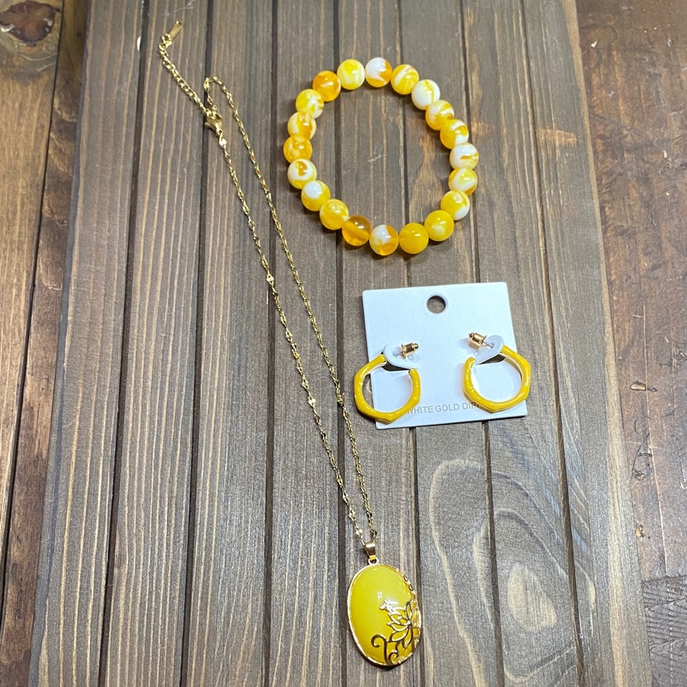 Yellow and Gold Necklace, Bracelet and Earring Set NWT